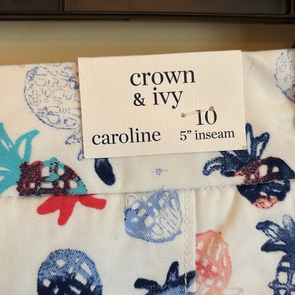 NWT Crown & Ivy Women's Caroline Shorts 5” Inseam Size 10 Pineaple Print - Picture 5 of 8